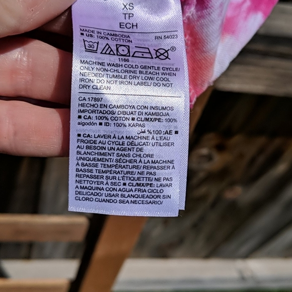 Tie-Dyed Tank Top - Picture 6 of 7